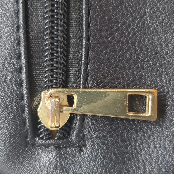 Olivia Miller Handbag Collection Emoji Crossbody - Picture 6 of 10